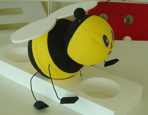 Abeille factice